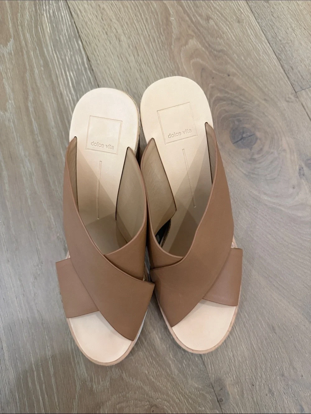 Dolce Vita Wedge 10